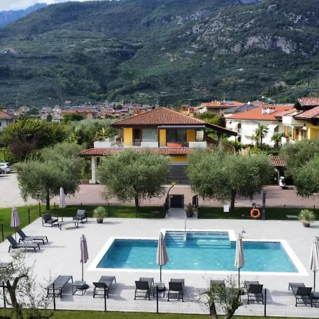 Arcovacanze Aparthotel Arco